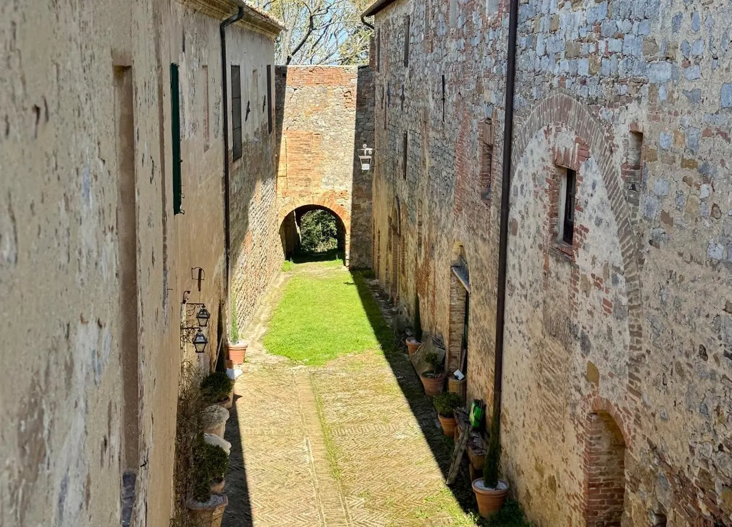 Castello Montelifre Villa Montisi