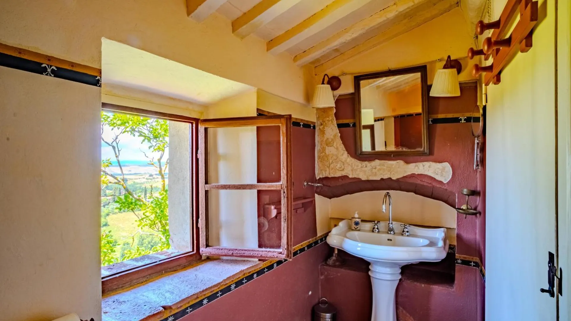 Castello Montelifre Villa Montisi Italy